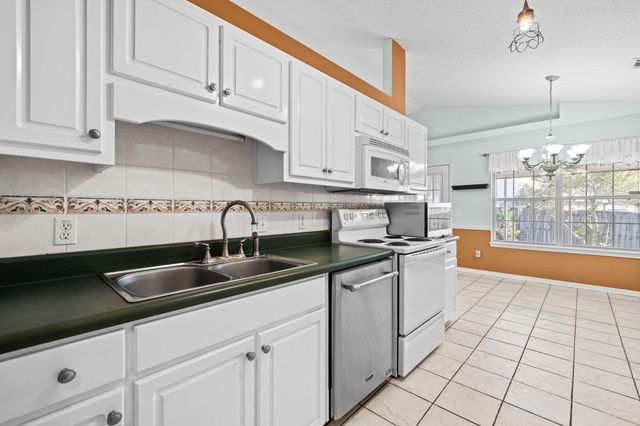 7909 Red Bean Drive, Pensacola, FL 32526