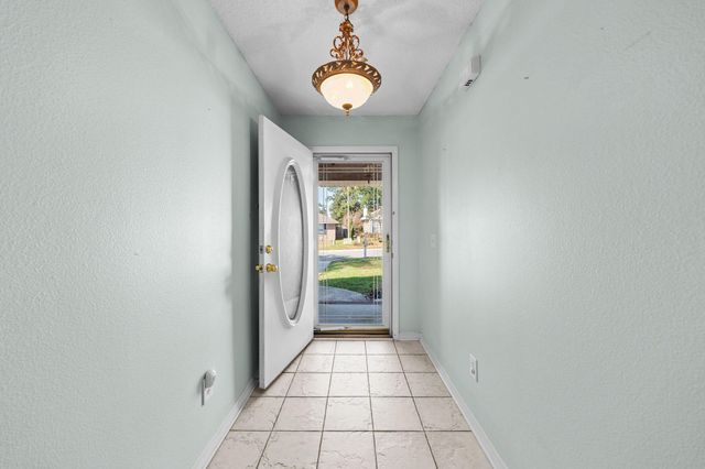 7909 Red Bean Drive, Pensacola, FL 32526