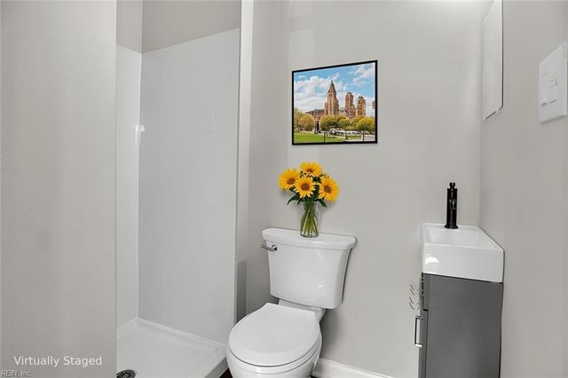 7 E Lewis RD, Hampton, VA 23666