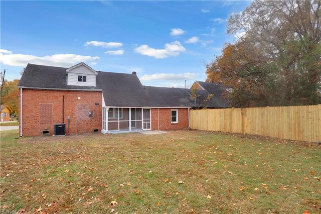 7 E Lewis RD, Hampton, VA 23666