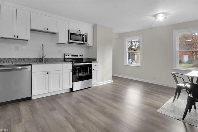 7 E Lewis RD, Hampton, VA 23666