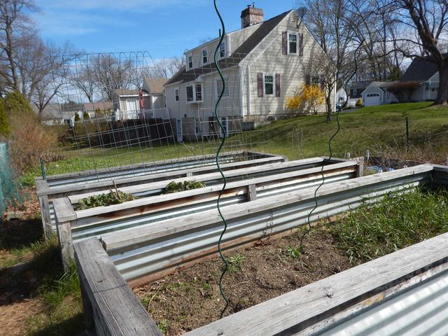 180 BIRCHWOOD Road, Manchester, NH 03104