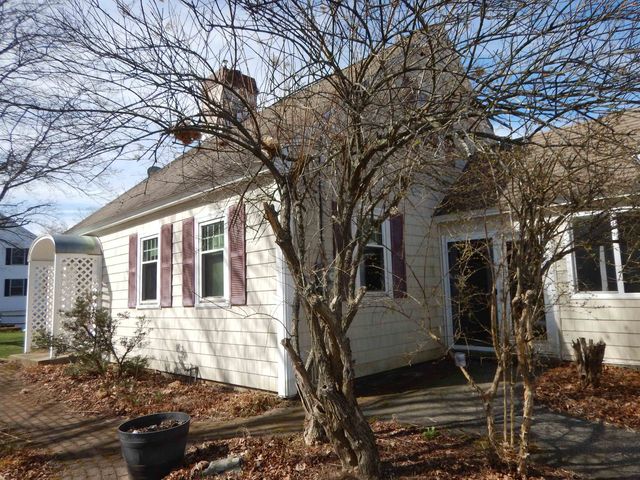 180 BIRCHWOOD Road, Manchester, NH 03104