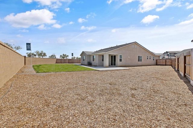 1255 Peters Rd, Madera, CA 93636