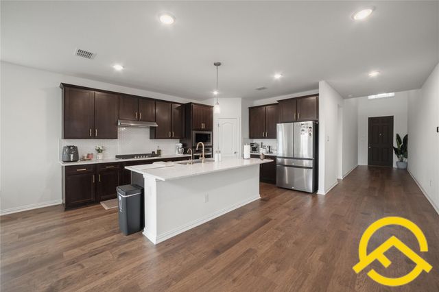 671 Durian LOOP, Buda, TX 78610