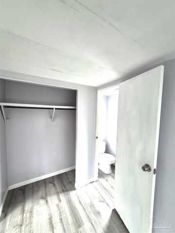 5472 Dover Ave, Pensacola, FL 32526