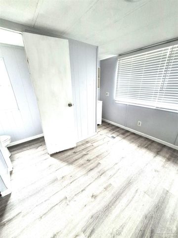 5472 Dover Ave, Pensacola, FL 32526