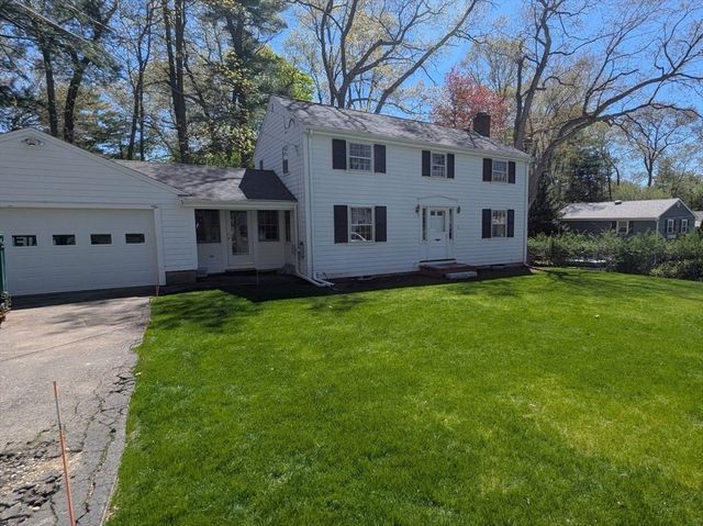 20 Colonial Rd, Hingham, MA 02043