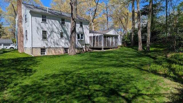 20 Colonial Rd, Hingham, MA 02043