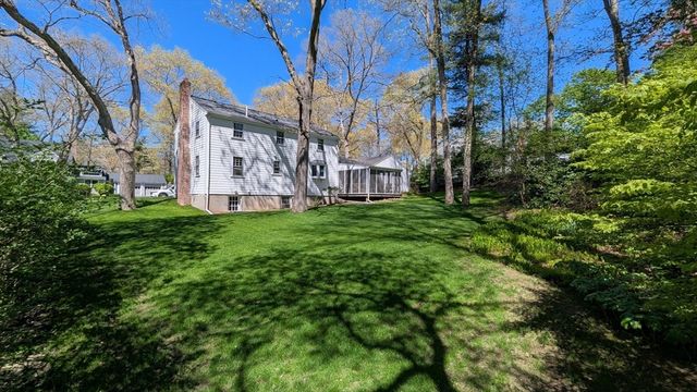 20 Colonial Rd, Hingham, MA 02043