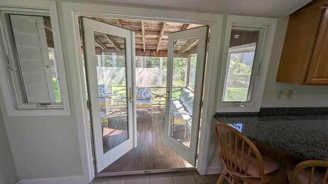 20 Colonial Rd, Hingham, MA 02043