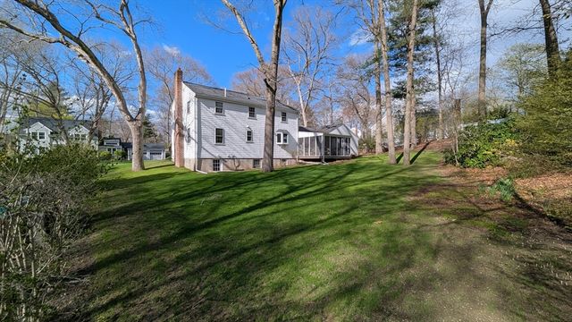 20 Colonial Rd, Hingham, MA 02043