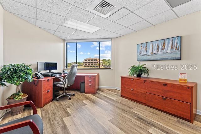 19 Shelter Cove Ln Ste 207, Hilton Head Island, SC 29928