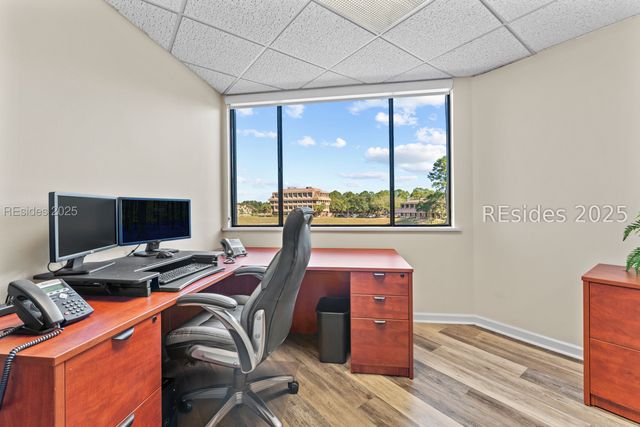 19 Shelter Cove Ln Ste 207, Hilton Head Island, SC 29928