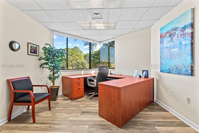 19 Shelter Cove Ln Ste 207, Hilton Head Island, SC 29928