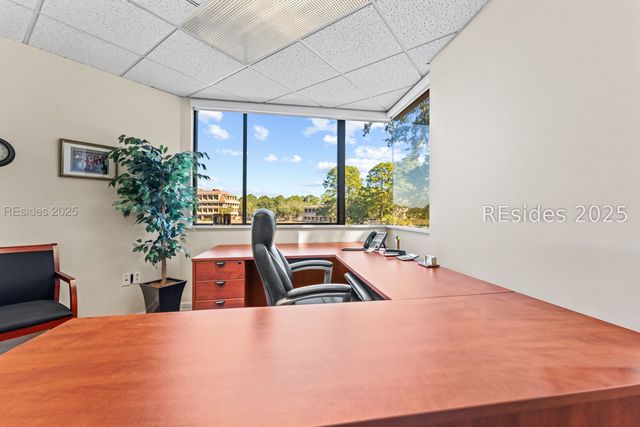 19 Shelter Cove Ln Ste 207, Hilton Head Island, SC 29928