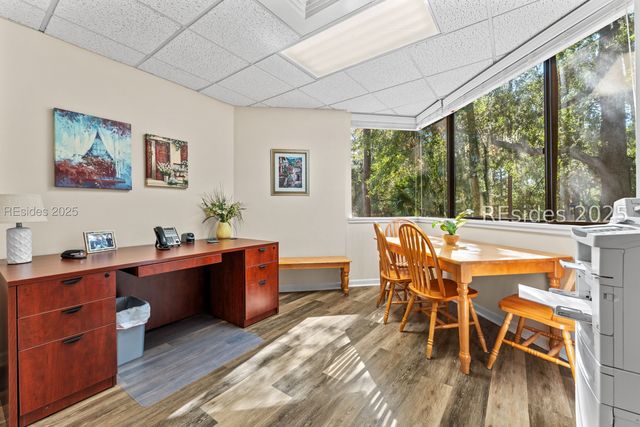 19 Shelter Cove Ln Ste 207, Hilton Head Island, SC 29928