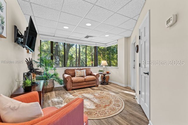 19 Shelter Cove Ln Ste 207, Hilton Head Island, SC 29928