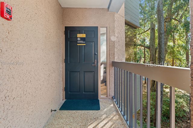 19 Shelter Cove Ln Ste 207, Hilton Head Island, SC 29928