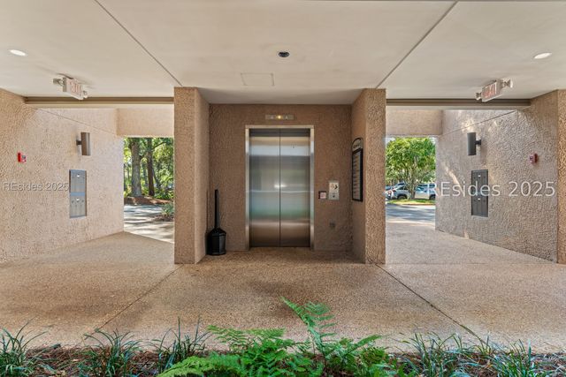 19 Shelter Cove Ln Ste 207, Hilton Head Island, SC 29928