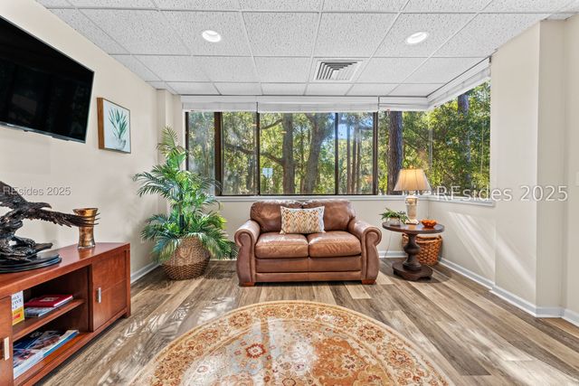 19 Shelter Cove Ln Ste 207, Hilton Head Island, SC 29928