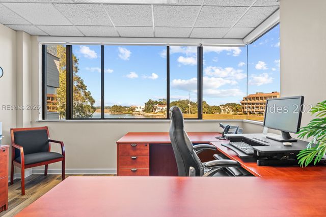 19 Shelter Cove Ln Ste 207, Hilton Head Island, SC 29928