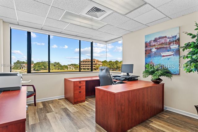 19 Shelter Cove Ln Ste 207, Hilton Head Island, SC 29928