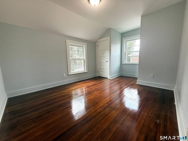 32 Hadley Street, Bridgeport, CT 06610