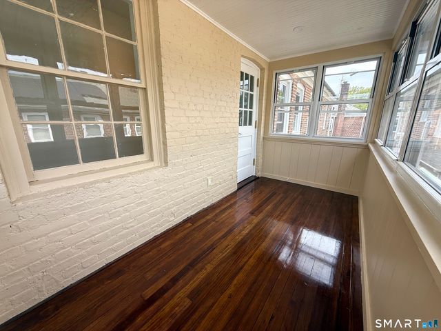 32 Hadley Street, Bridgeport, CT 06610
