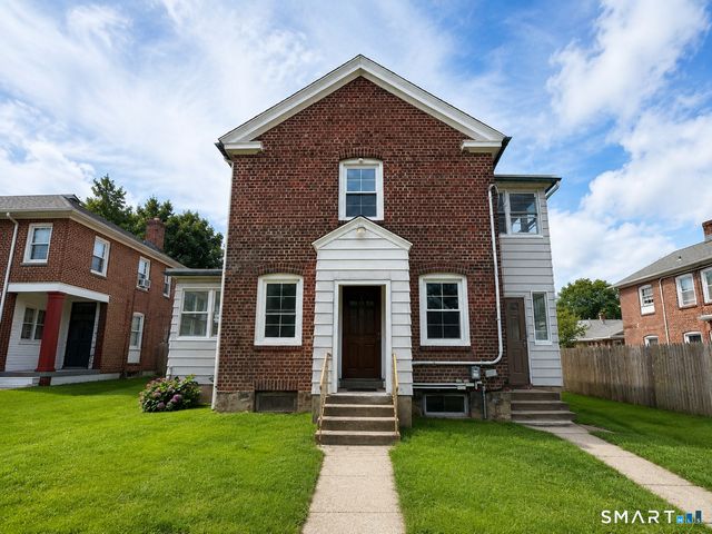 32 Hadley Street, Bridgeport, CT 06610
