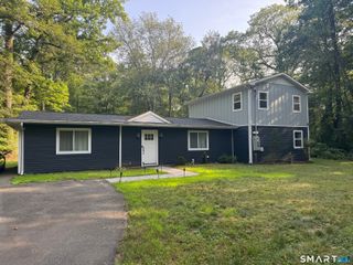 57 Lovers Lane, Monroe, CT 06468