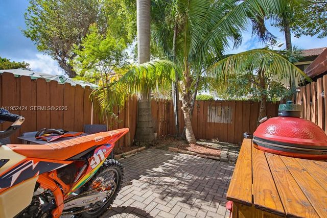 560 NW 82nd Pl 306, Miami, FL 33126