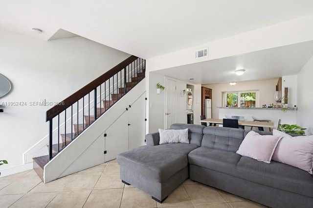 560 NW 82nd Pl 306, Miami, FL 33126