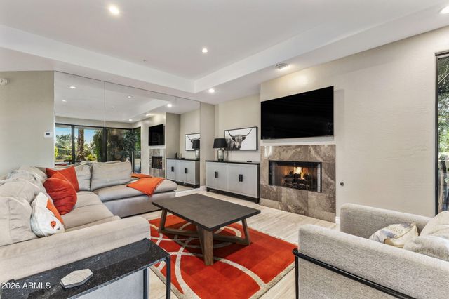 7425 E GAINEY RANCH Road 1, Scottsdale, AZ 85258