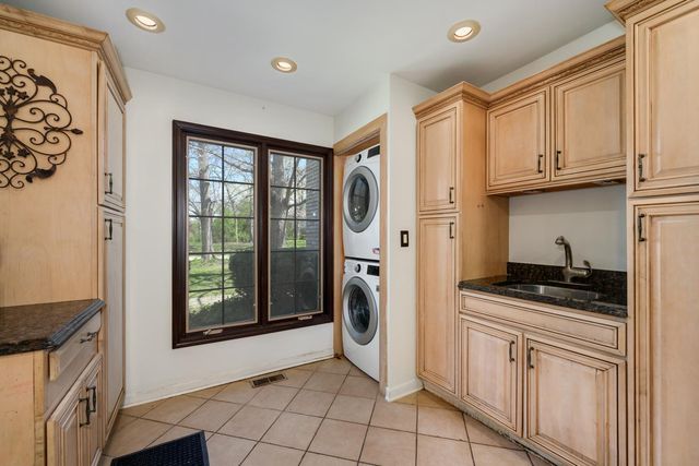 1340 Wood Hill Lane, Lake Forest, IL 60045