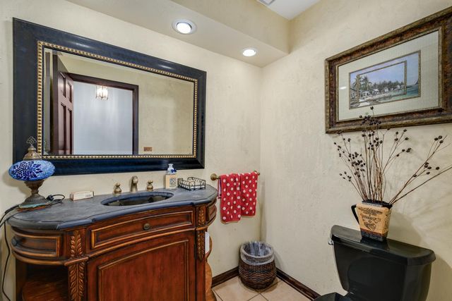 1340 Wood Hill Lane, Lake Forest, IL 60045