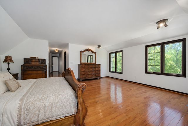 1340 Wood Hill Lane, Lake Forest, IL 60045