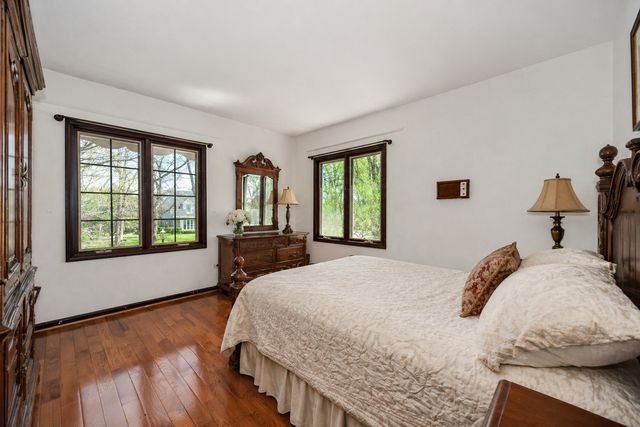 1340 Wood Hill Lane, Lake Forest, IL 60045