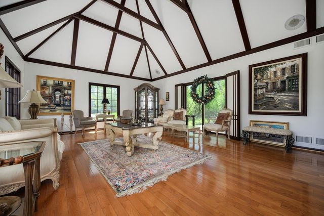 1340 Wood Hill Lane, Lake Forest, IL 60045
