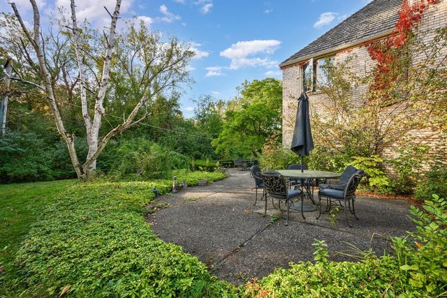 1340 Wood Hill Lane, Lake Forest, IL 60045