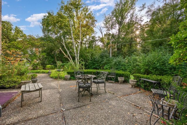 1340 Wood Hill Lane, Lake Forest, IL 60045