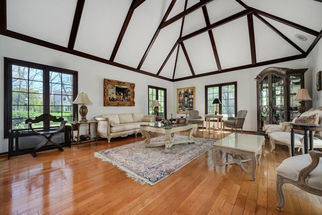 1340 Wood Hill Lane, Lake Forest, IL 60045
