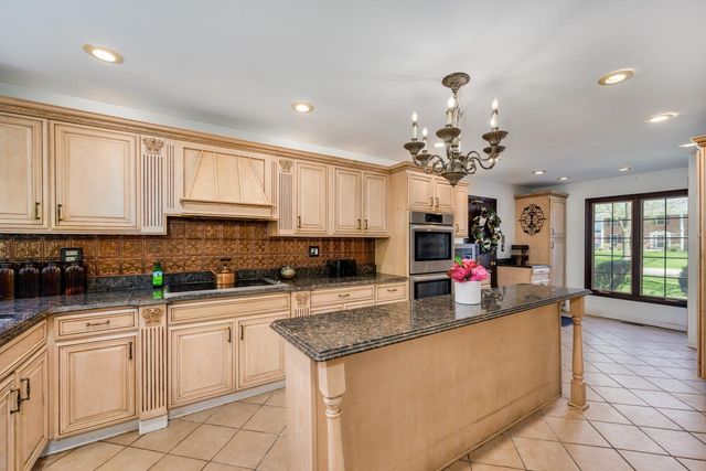 1340 Wood Hill Lane, Lake Forest, IL 60045