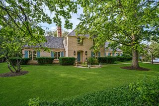 1340 Wood Hill Lane, Lake Forest, IL 60045