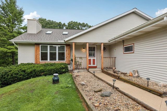 316 Cymric COURT, Wales, WI 53183