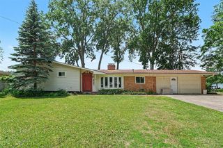 5131 Elizabeth Lake Road, Waterford, MI 48327
