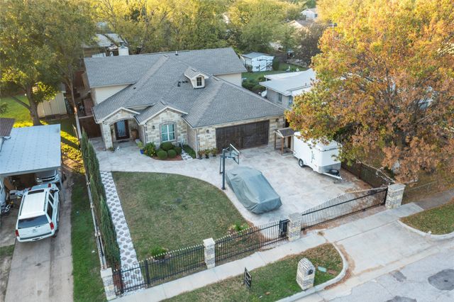 1006 Manning Street, Grand Prairie, TX 75051