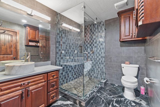 1006 Manning Street, Grand Prairie, TX 75051