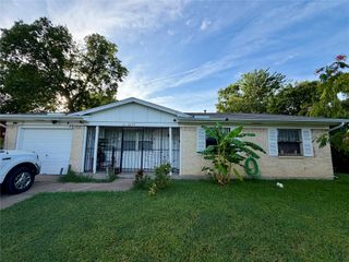 2329 Clover Ridge Drive, Dallas, TX 75216