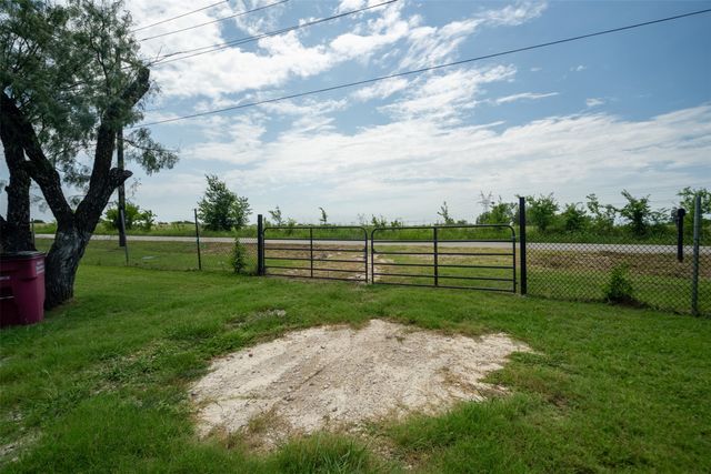 7002 Fair Road, Kaufman, TX 75142